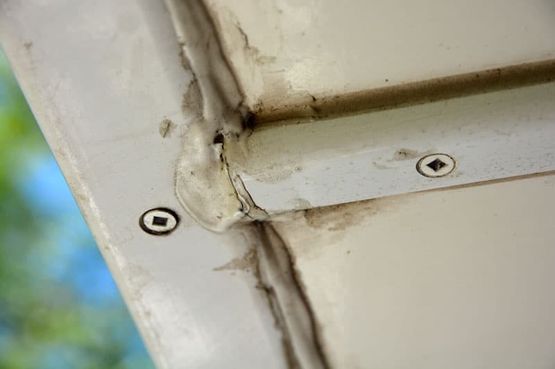 sed-Camper-Close-Up-of-Seals-That-Need-Maintenance.jpg